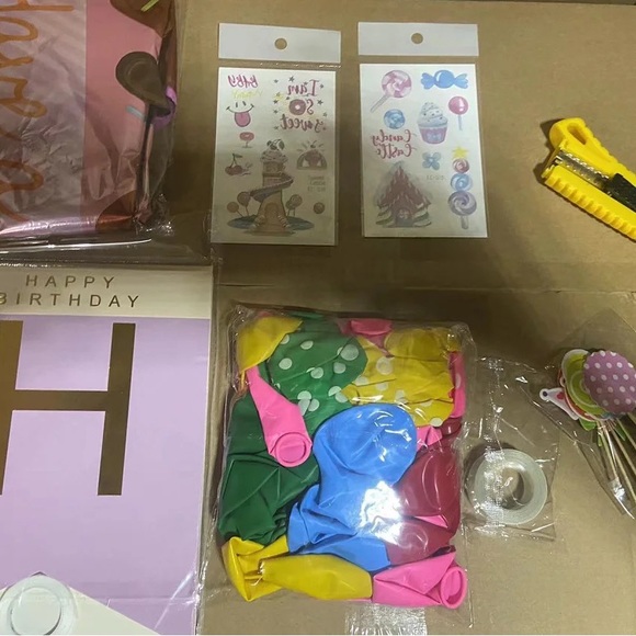 Sweets Balloon Garland 🍭 - Picture 4 of 5